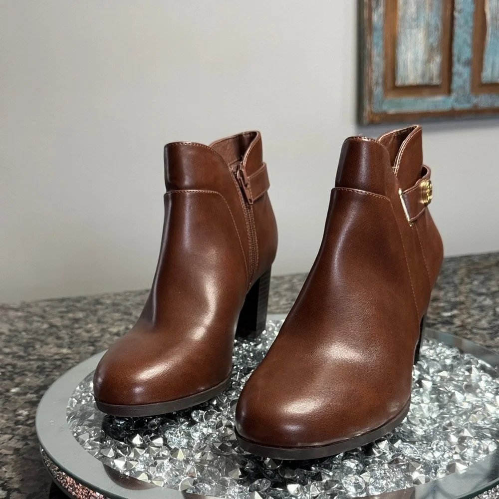 Giani Bernini Rich Brown Ankle Boots NWT 8.5